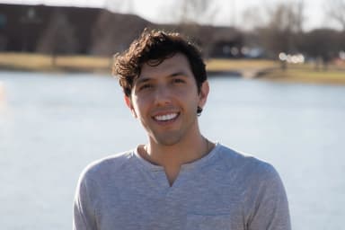 https://mlgmhbdiqirbgutczoxs.supabase.co/storage/v1/object/public/headshots/skylar-perez.webp